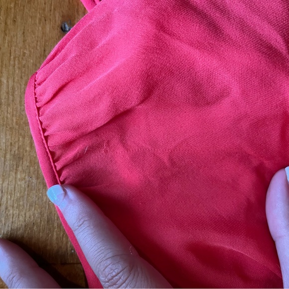 Designer - Super cute and light weight. Peek-a-boo shoulders. - Picture 3 of 5